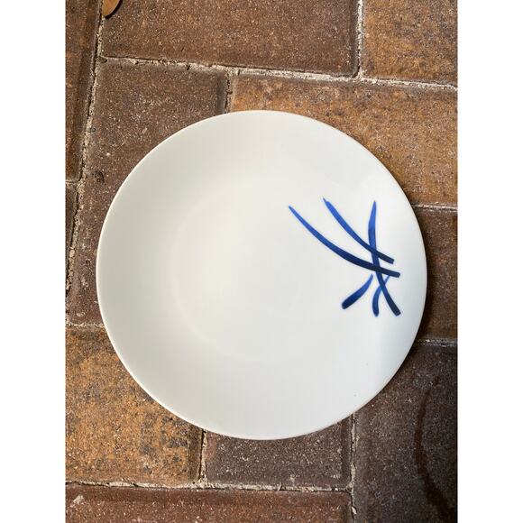 Chinese small plate, blue markings - Picture 1 of 4